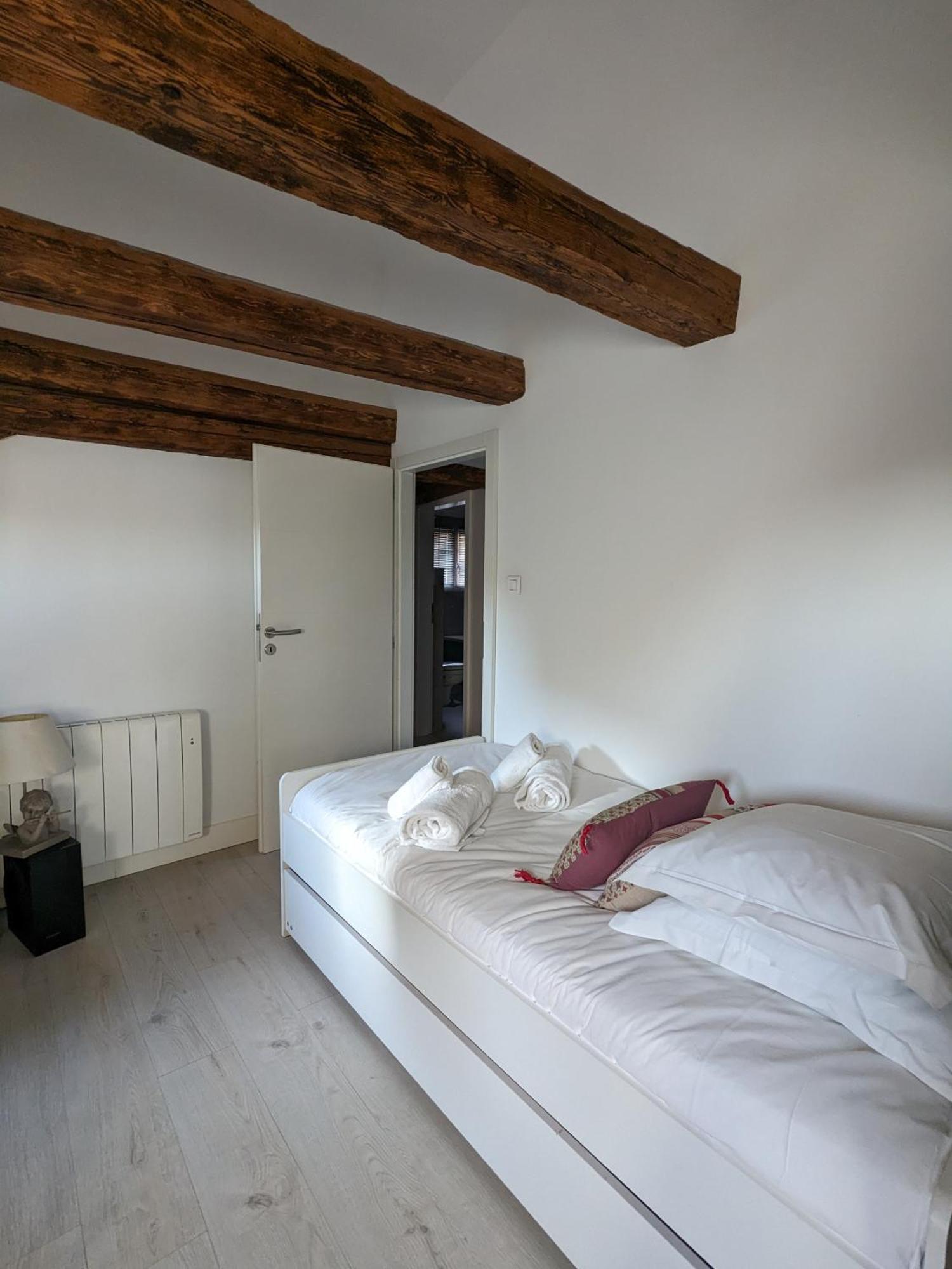 Le Avec Terrasse Et Piscine Holiday home *