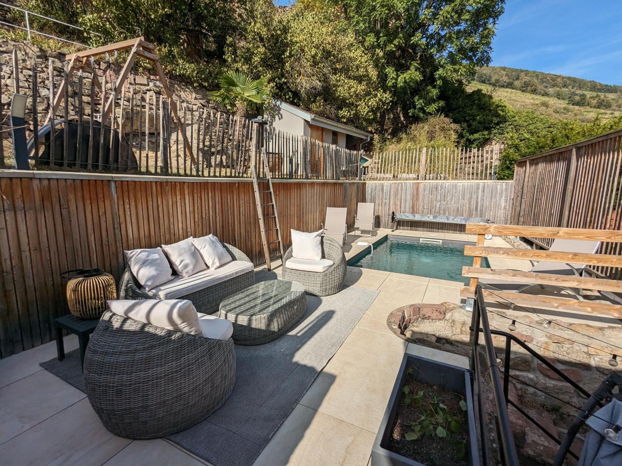 Le Avec Terrasse Et Piscine